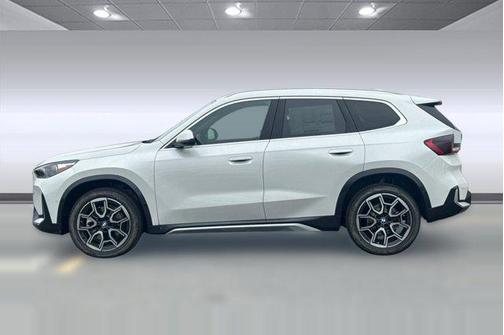 Mineral White Metallic 2026 BMW X1 xDrive28i