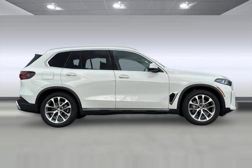 Alpine White 2025 BMW X5 xDrive40i