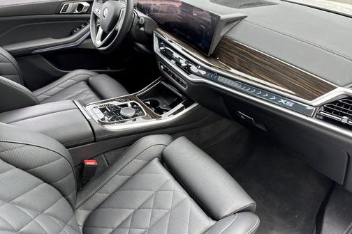 Alpine White 2025 BMW X5 xDrive40i