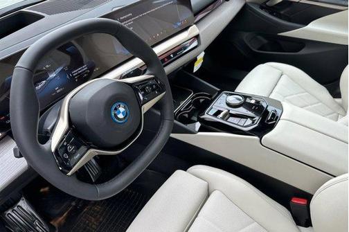 2026 BMW i5 eDrive40