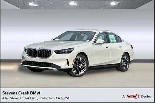 Mineral White Metallic 2026 BMW i5 eDrive40