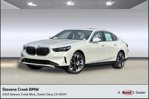 Mineral White Metallic 2026 BMW i5 eDrive40