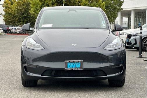 2025 Tesla Model Y Long Range Dual Motor All-Wheel Drive