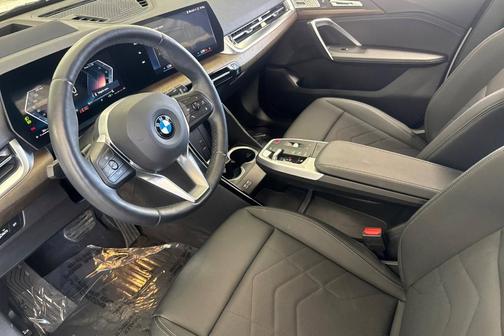 Alpine White 2023 BMW X1 xDrive28i