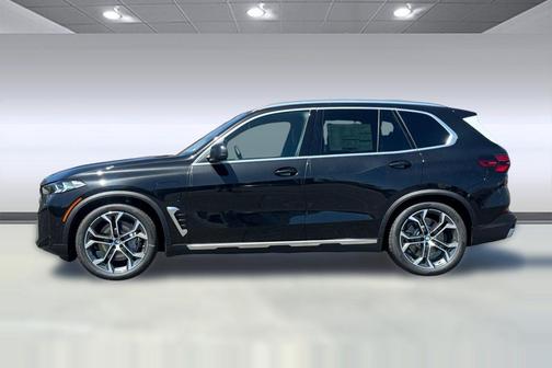 Black Sapphire Metallic 2026 BMW X5 PHEV xDrive50e