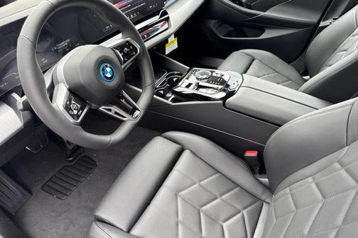 2026 BMW i5 eDrive40