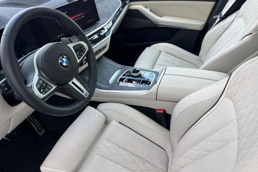 Tanzanite Blue II Metallic 2025 BMW X5 M60i