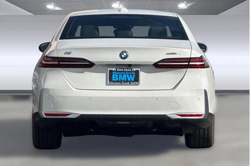 2025 BMW i5 eDrive40