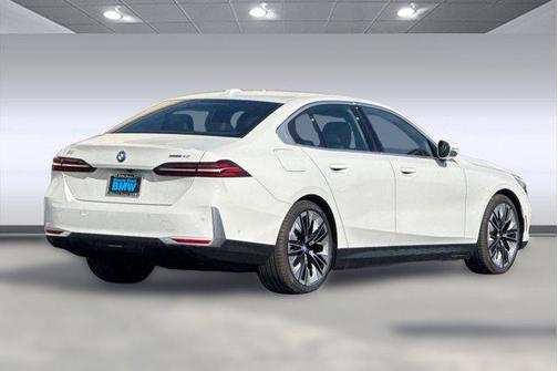 2025 BMW i5 eDrive40