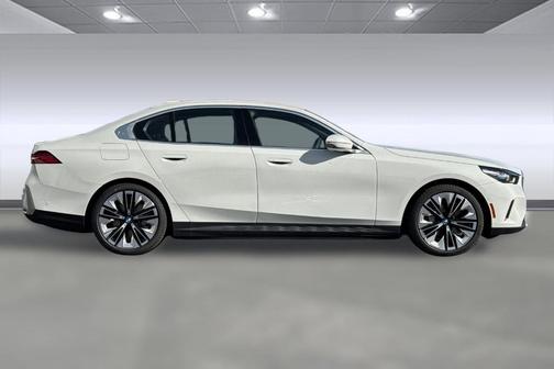 2025 BMW i5 eDrive40