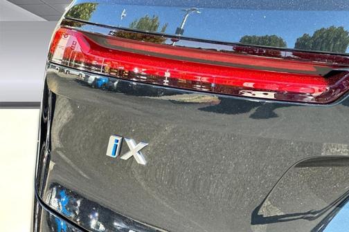 2025 BMW iX xDrive50
