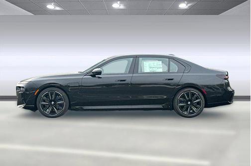 2026 BMW 750e i xDrive