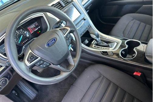 2015 Ford Fusion Hybrid SE