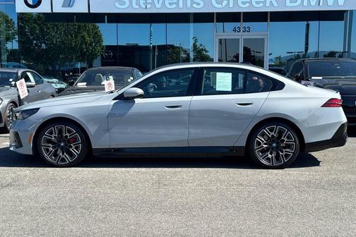 Brooklyn Grey Metallic 2024 BMW i5 eDrive40