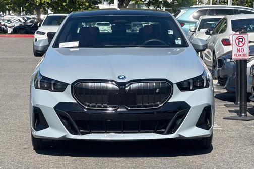 Brooklyn Grey Metallic 2024 BMW i5 eDrive40
