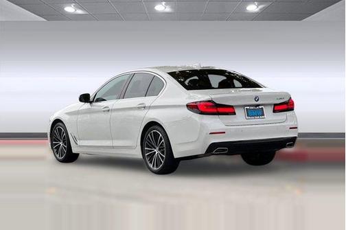 2022 BMW 530 i