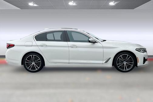 2022 BMW 530 i