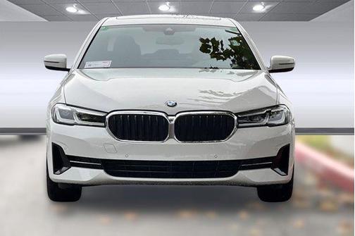 2022 BMW 530 i