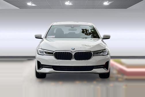 2022 BMW 530 i