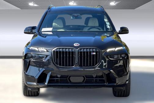 2023 BMW X7 M60i
