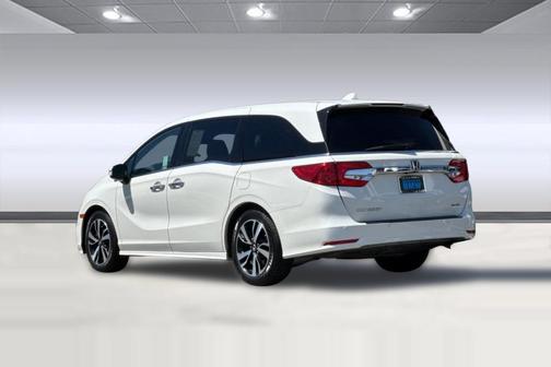 White Diamond Pearl 2018 Honda Odyssey Elite