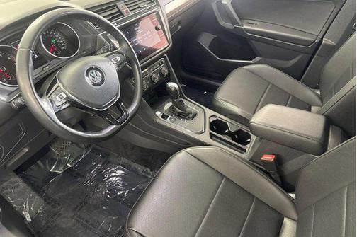 Platinum Gray Metallic 2018 Volkswagen Tiguan 2.0T SEL