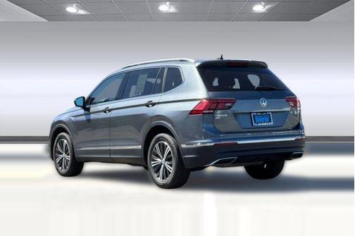 Platinum Gray Metallic 2018 Volkswagen Tiguan 2.0T SEL