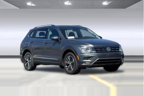 Platinum Gray Metallic 2018 Volkswagen Tiguan 2.0T SEL