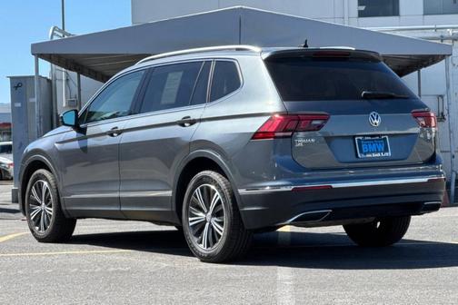Platinum Gray Metallic 2018 Volkswagen Tiguan 2.0T SEL
