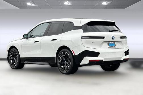 2025 BMW iX xDrive50