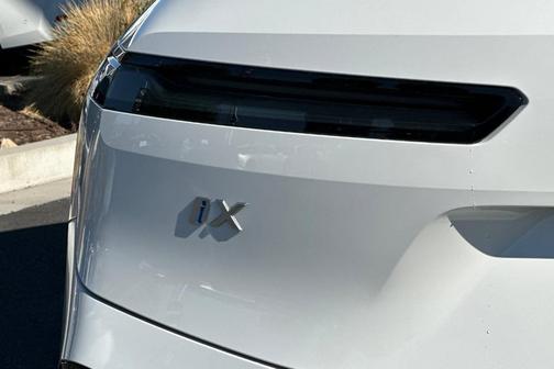 2025 BMW iX xDrive50