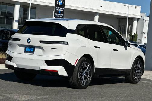 2025 BMW iX xDrive50