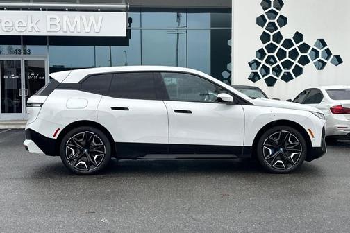 2025 BMW iX xDrive50