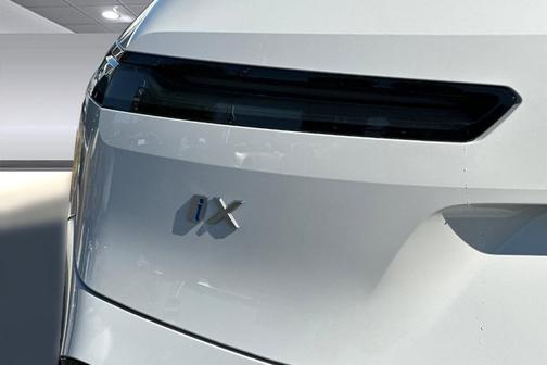 2025 BMW iX xDrive50