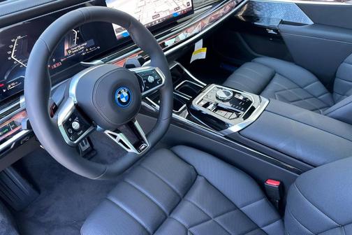 Black Sapphire Metallic 2026 BMW 750e i xDrive