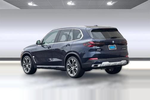Tanzanite Blue II Metallic 2026 BMW X5 PHEV xDrive50e