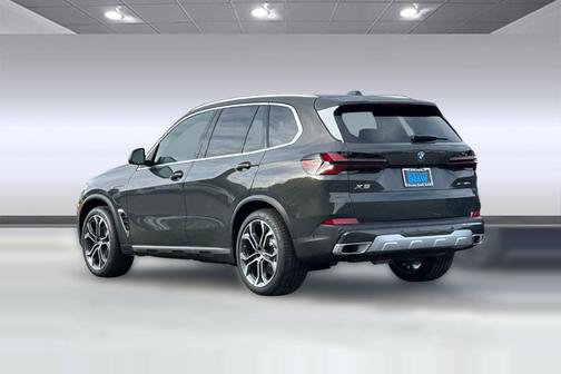 Dravit Grey Metallic 2026 BMW X5 PHEV xDrive50e