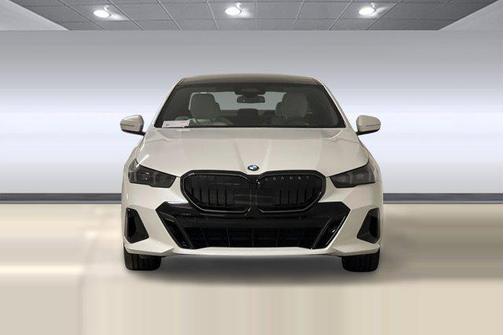2026 BMW 530 530i