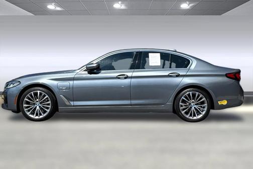2022 BMW 530e Base
