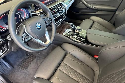 2022 BMW 530e Base