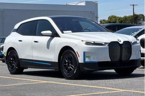 Alpine White 2023 BMW iX xDrive50