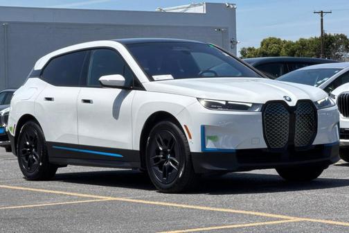 Alpine White 2023 BMW iX xDrive50