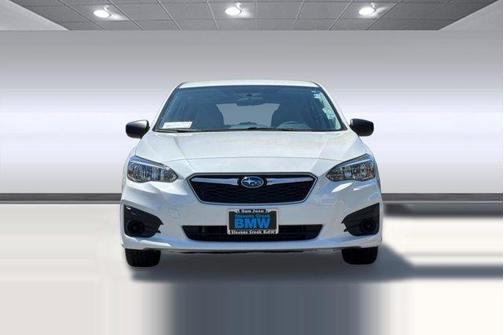 Crystal White Pearl 2019 Subaru Impreza 2.0i