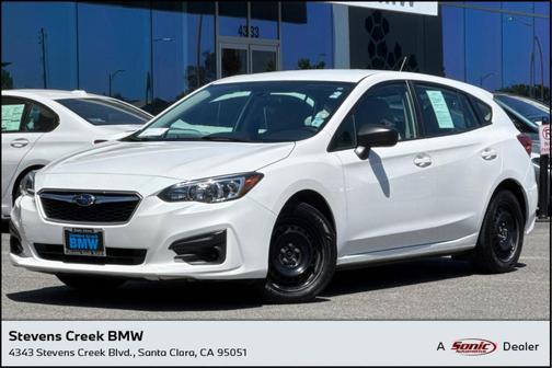 Crystal White Pearl 2019 Subaru Impreza 2.0i