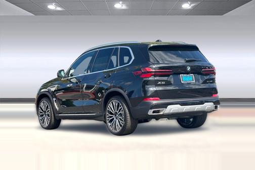 Black Sapphire Metallic 2026 BMW X5 xDrive40i
