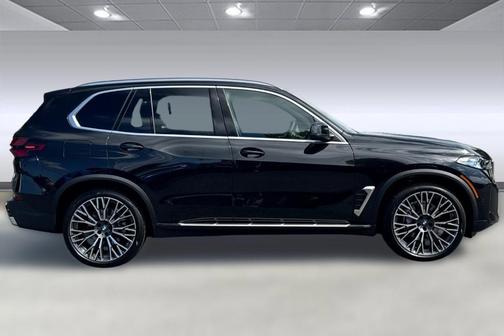 Black Sapphire Metallic 2026 BMW X5 xDrive40i
