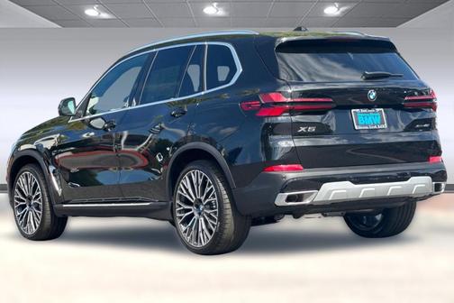 Black Sapphire Metallic 2026 BMW X5 xDrive40i