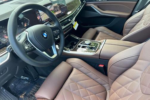 Black Sapphire Metallic 2026 BMW X5 xDrive40i