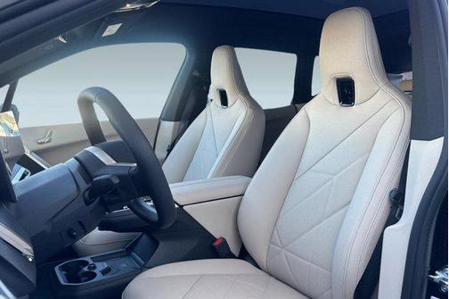 2026 BMW iX xDrive60