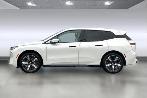 Mineral White Metallic 2026 BMW iX xDrive45